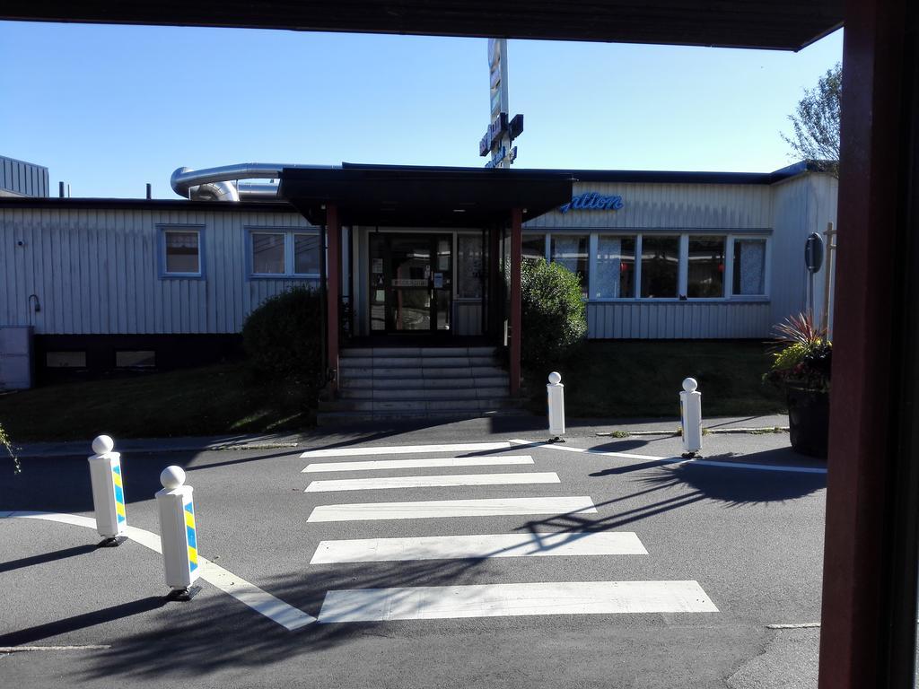 Hotel RastPunkt Laxå Exterior foto